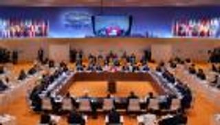 قمة العشرين.. ميركل تدعو لتجفيف منابع تمويل الإرهاب