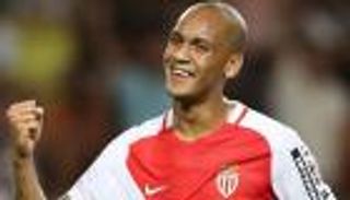 أرسنال يحاول الانتصار على يونايتد بضم هدفه