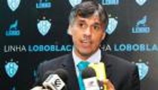 استقالة رئيس ناد برازيلي بعد تهديده بالقتل 