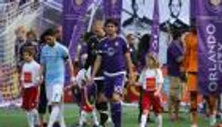 فيا وكاكا يقودان منتخب الدوري الأمريكي أمام الريال