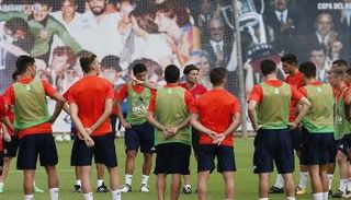 فالنسيا يتجه إلى فرنسا