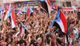 يمنيون يتظاهرون في عدن لدعم المجلس الانتقالي واستقلال الجنوب