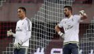 حارس الريال يرفض عرضا للعب مع مدربه السابق