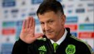 المكسيك تجدد الثقة في أوسوريو