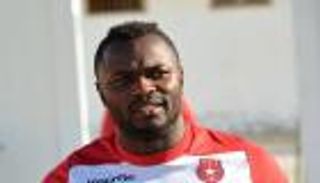 "صفعة كوم" تجبر النجم على إعادة لاعبه بعد فسخ عقده