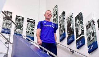 روني يبرهن على ولائه لإيفرتون