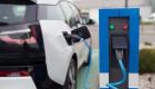 فرنسا تمنع تجارة سيارات الديزل والبنزين ابتداء من عام 2040