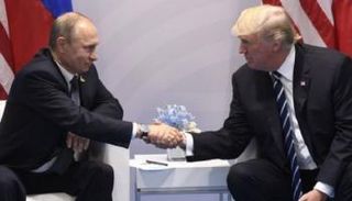 الرئيس الأمريكي ترامب ونظيره الروسي بوتين