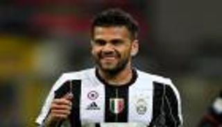 سان جيرمان يخطط لخطف ألفيس من السيتي