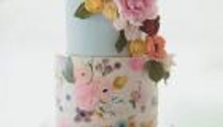 بالصور .. آخر صيحات "كعكات الزفاف" لصيف 2017