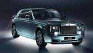 "رولز رويس" تتخطى السيارات الهجين إلى السيارات الكهربائية