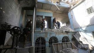 عناصر من القوات العراقية تواصل تطهير المدينة القديمة بالموصل