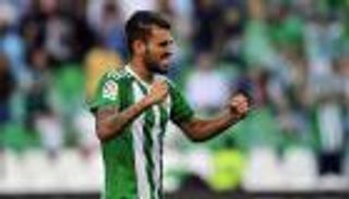 برشلونة يرفض الاستسلام في صفقة سيبايوس