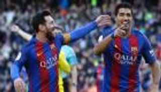 بالفيديو.. ميسي وسواريز يستعرضان مهاراتهما في "حمام السباحة" 