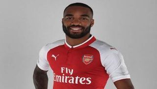 3 أسباب وراء تراجع يونايتد عن ضم لاكازيت