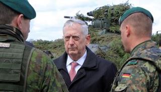 وزير الدفاع الأمريكي، جيمس ماتيس، في ليتوانيا (الفرنسية)