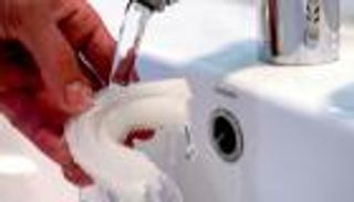 بالصور.. جهاز ينظف أسنانك في 10 ثوان