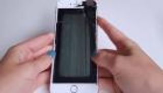 كم سقطة تكفي شاشة هاتفك الذكي حتى تتحطم؟