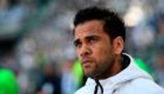 جوارديولا يحاول إحياء صفقة ألفيس