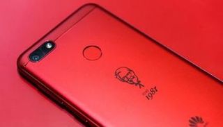 أول هاتف لشركة كنتاكي بالتعاون مع هواوي