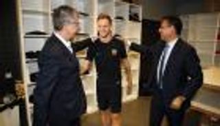 راكيتيتش "المحبط" سعيد بثقة إدارة برشلونة