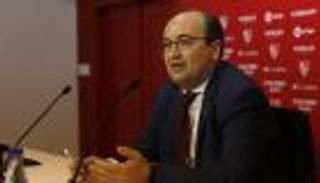 رئيس إشبيلية يفتح النار على فيتولو 