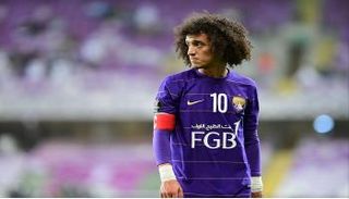 جماهير العين تحتفل ببقاء عموري