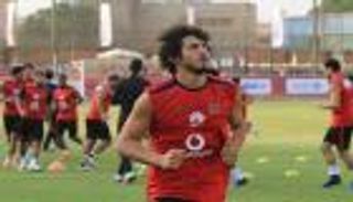 ميدو يتوقع انتقال مدافع الأهلي إلى البريميير ليج