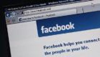 عمدة بلدة أمريكية يحرض على قتل المسلمين ويرفض الاعتذار