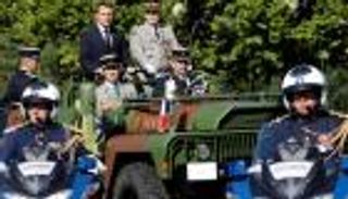 بالصور.. ماكرون يحضر احتفالات اليوم الوطني بمشاركة ترامب