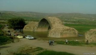 يعود تاريخ إنشاء جسر عين ديوار الأثري إلى عام 1164