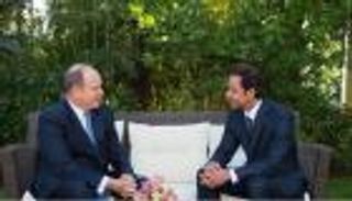 هزاع بن زايد يبحث مع أمير موناكو مبادرات الطاقة البديلة وسلامة الأرض