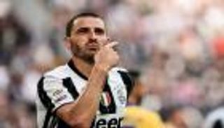 يوفنتوس يتجه إلي مدافع روما لتعويض بونوتشي