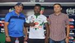 الدفاع الحسني يعزز صفوفه بالكاميروني نجاه