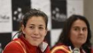 موجوروزا ثاني إسبانية تحصد ويمبلدون بعد مدربتها