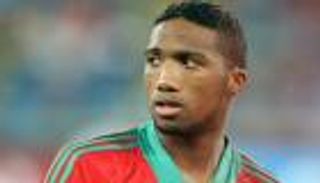 سوشو الفرنسي ينهي بطالة نجم المغرب السابق