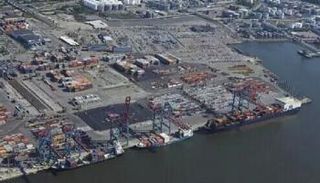 الصين تضاعف استثماراتها في مشاريع الموانئ الخارجية