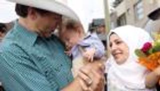 جاستن ترودو يلتقي رضيعا سوريا يحمل اسمه