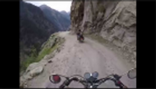 مقتل وإصابة 43 في حادث سقوط حافلة بوادي جبلي في الهند