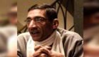 الموت يُغيب الشاعر المصري أسامة عفيفي