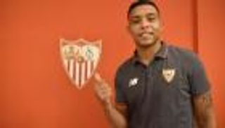 أغلى لاعب في تاريخ إشبيلية سعيد بهدفه الأول