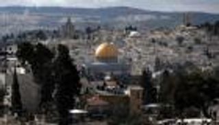 بوابات إسرائيل تحرم الفلسطينيين من الصلاة بالأقصى
