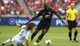 بالفيديو.. لوكاكو يسجل هدفه الأول مع يونايتد