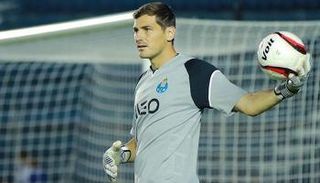 كاسياس يتعرض لموقف محرج في المكسيك