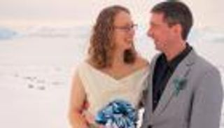 بالصور.. أول حفل زواج في القطب الجليدي "أنتاركتيكا"