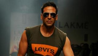 النجم الهندي أكشي كومار  