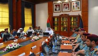 سيف بن زايد يشهد اجتماعاً لمجلس السعادة والإيجابية