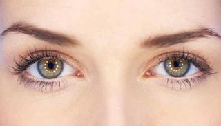 مكياج لتكبير العين الصغيرة