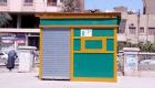 مصري يدير مشروعا لشراء القمامة وبيعها تحت شعار "بيئة نظيفة"