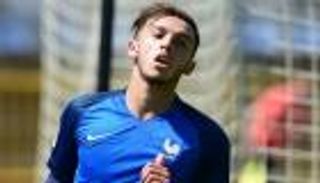 ثورة شبان ليون تحيي مطامع فرنسا في المواهب الجزائرية